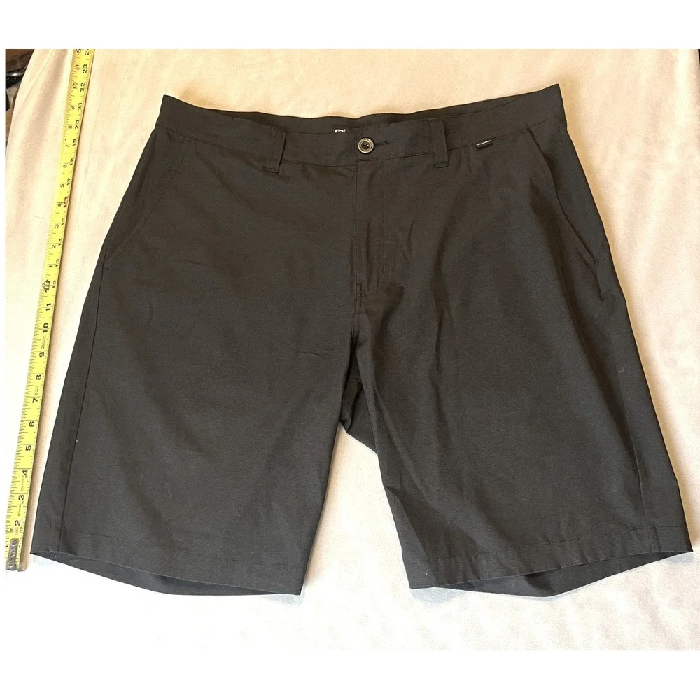 TravisMathew Beck Golf Shorts Mens 36 Dark Grey Micro Stripe Performance Stretch - Picture 1 of 7